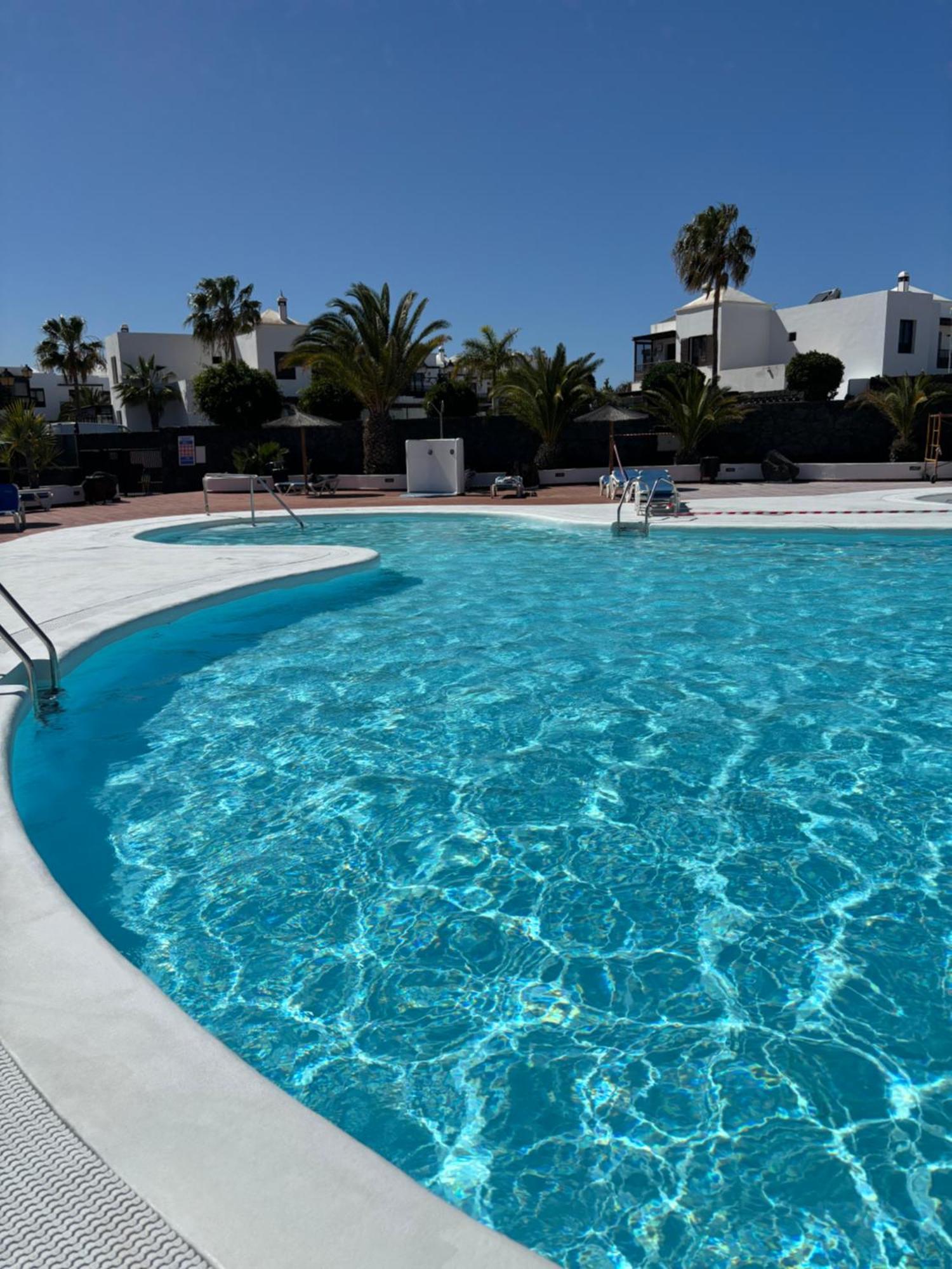 Casa Amplia Y Moderna De 3 Habitaciones En Complejo Con Piscina Costa Teguise Luaran gambar